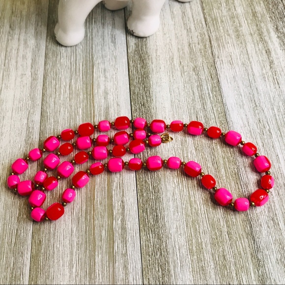 Vintage Pink and Red Beaded Necklace - Picture 5 of 9